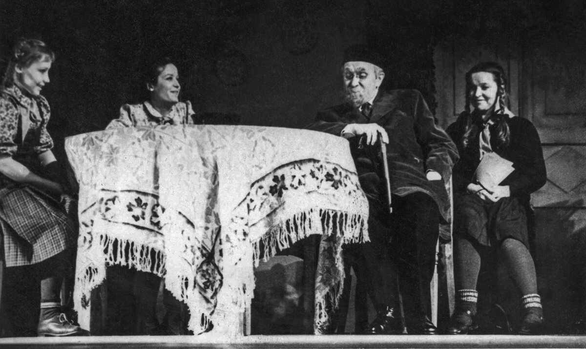 Спектакль "Машенька"