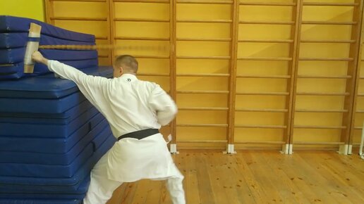 КАРАТЭ: УПРАЖНЕНИЯ с импровизированной МАКИВАРА, УПРАЖНЕНИЯ для КУМИТЭ ...