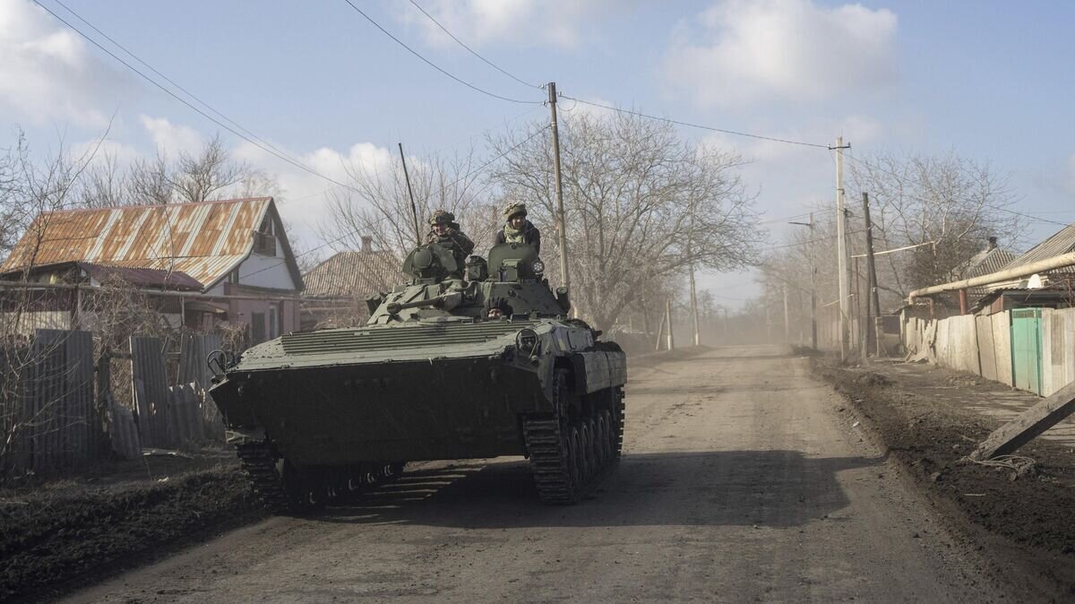    БМП ВСУ в окрестностях Артемовска© AP Photo / Evgeniy Maloletka