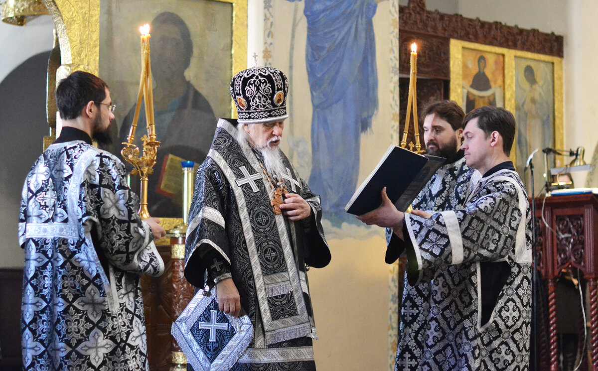 Епископ Верейский Пантелеимон в Покровском соборе Марфо-Мариинской обители