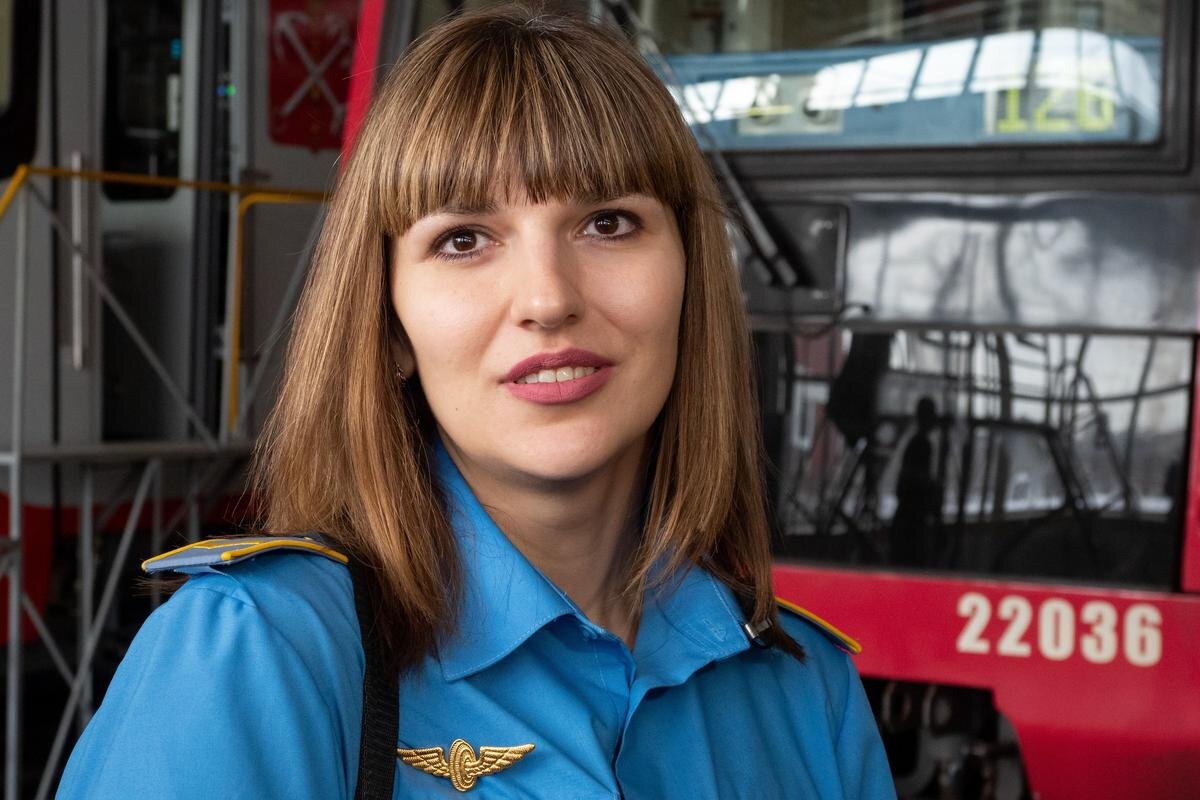 работа спб метрополитен для женщин. форма работников метрополитена. сотрудники метрополитена. форма механик метрополитена петербург. форма сотрудников метрополитена спб.