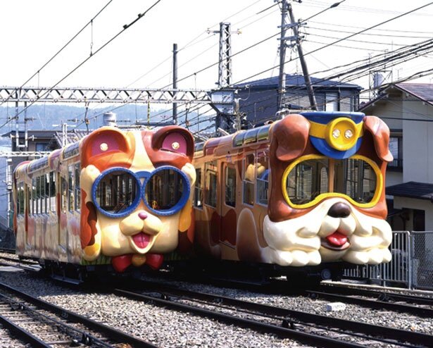 Фуникулёры «Mike» и «Bull» на линии.