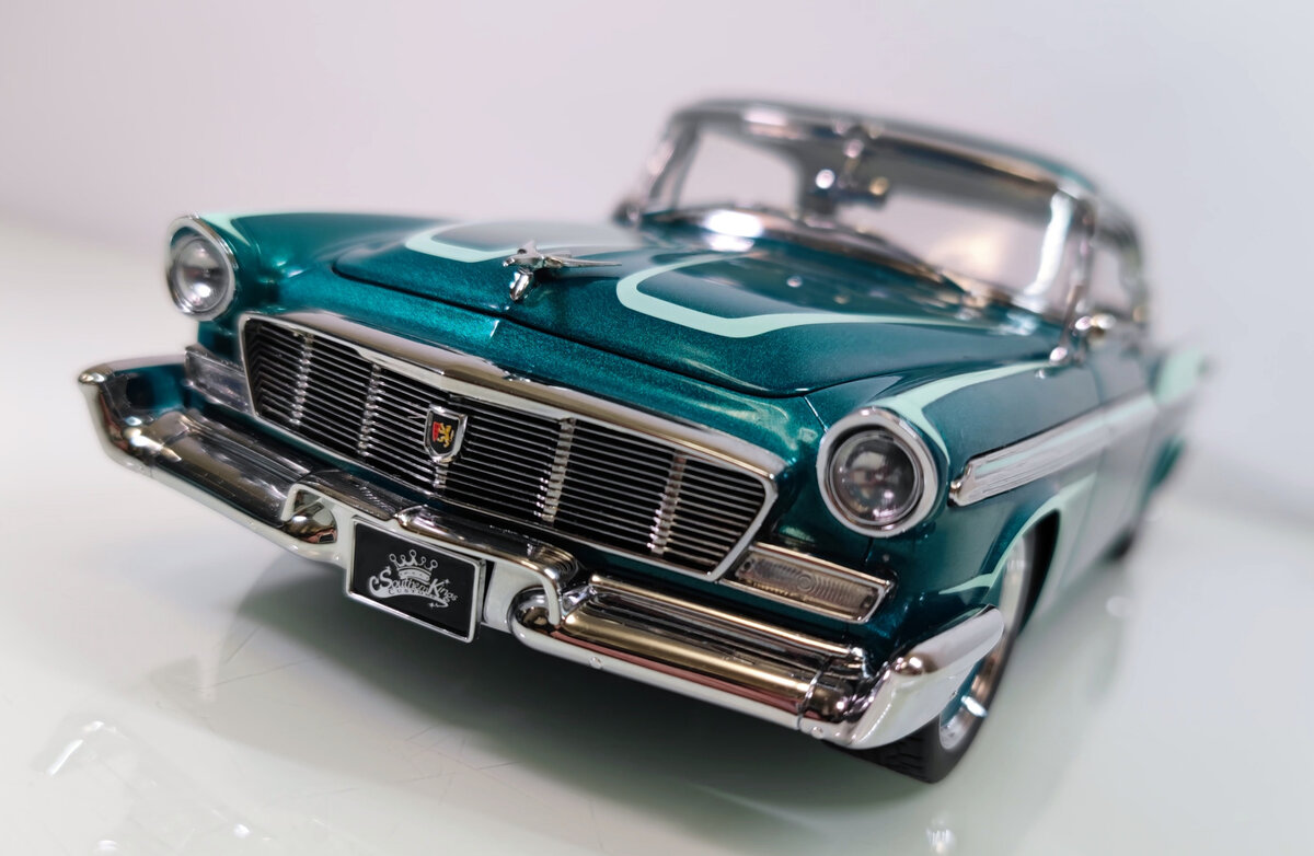 Chrysler New Yorker St. Regis Southern Kings Customs 1956 #1809008 | Мир  1:18. Масштабные модели авто | Дзен