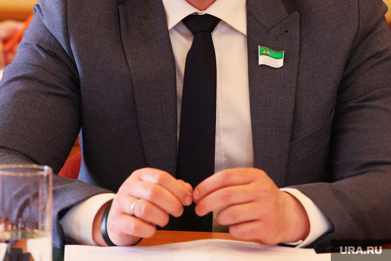    Дело возбудили из-за зарплаты сотрудникам, уверен Поздняков