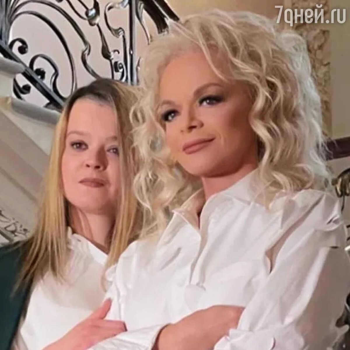    Лариса Долина с дочерью Соцсети