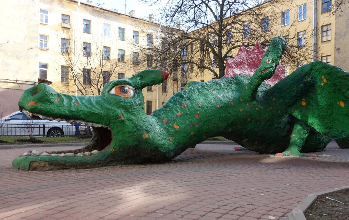 Змей Горыныч. 8-я линия В.О., 23