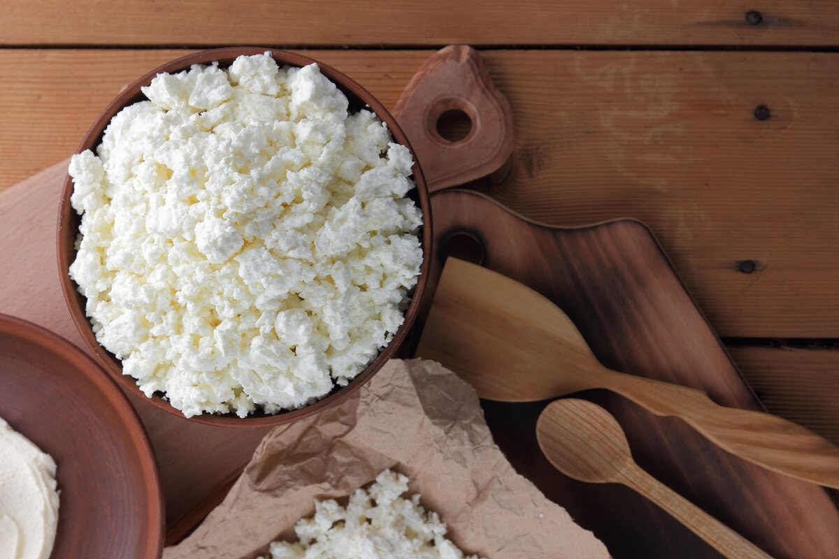 Автор и правообладатель данного изображения: https://sgushhenka.ru/poleznye-sovety/proverka-tvoroga-doma.html