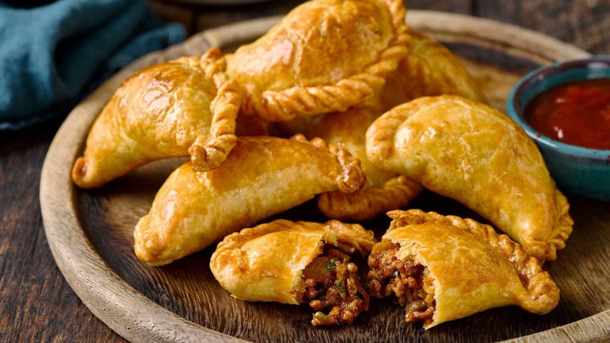 Empanadas de carne. Источник: https://www.recepedia.com/es-ar/recetas/empanadas/239857-empanadas-de-carne/