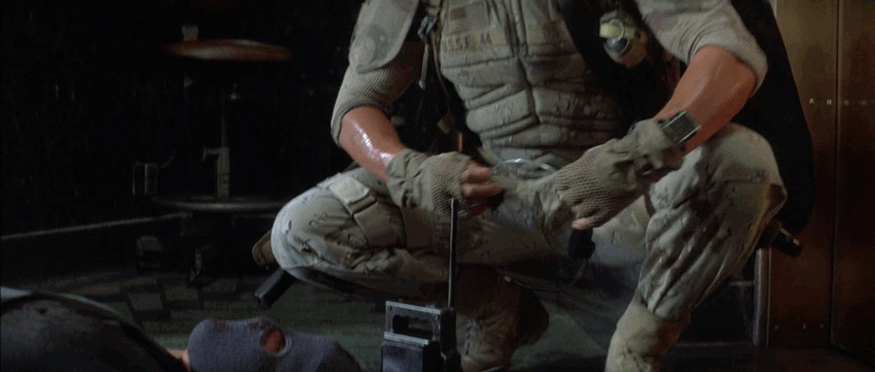 Кадр из кинофильма "Универсальный солдат"