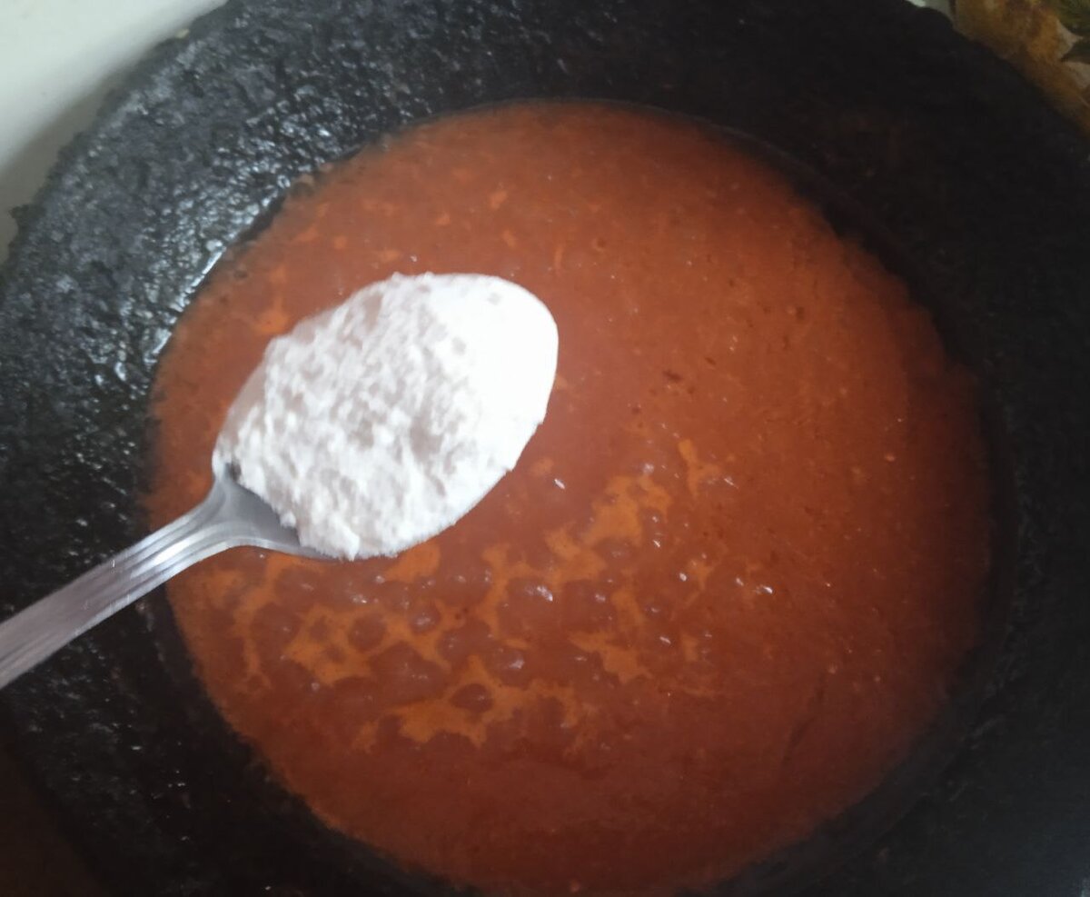 Как приготовить подливу из муки и кетчупа к рису
