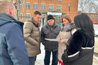    Заместитель главы администрации городского округа Подольск Михаил Степанов на встрече с жителями микрорайона Добрятино ©Telegram-канал «Официальный Подольск»