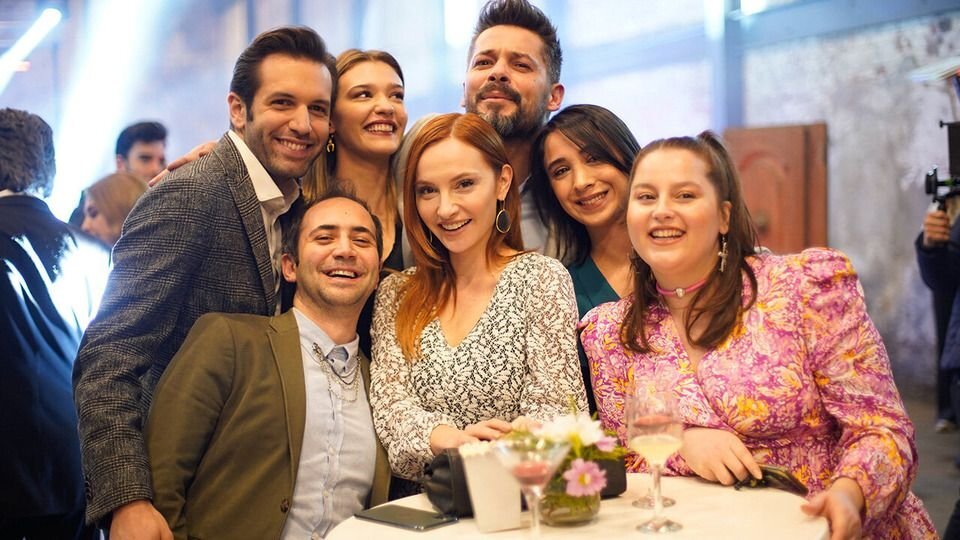      Актёры сериала "Постучись в мою дверь"