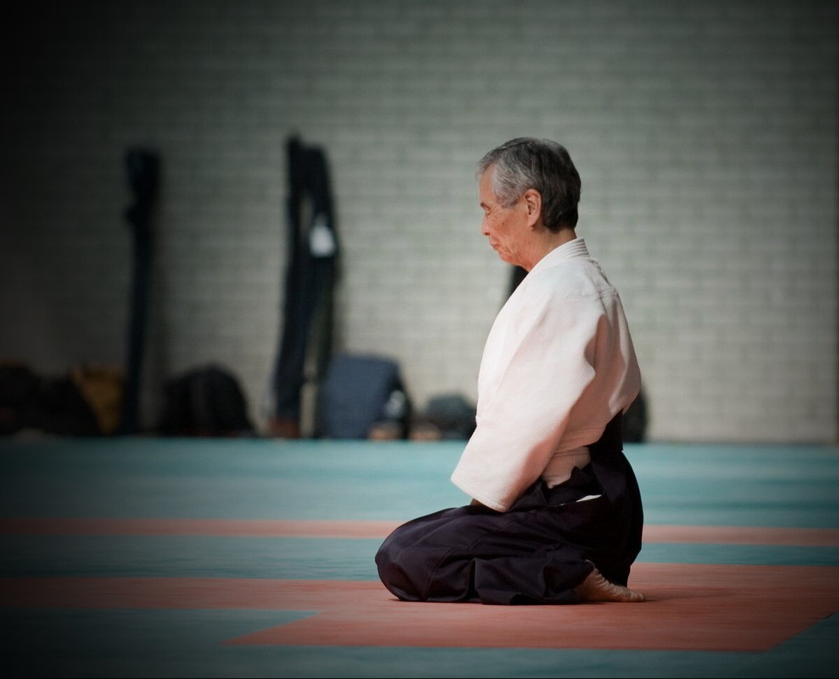 正座 (сэйдза).