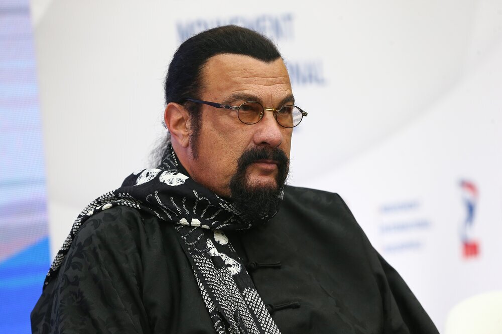 Стивен Сигал признался в русофилии | ТВ Центр | Дзен