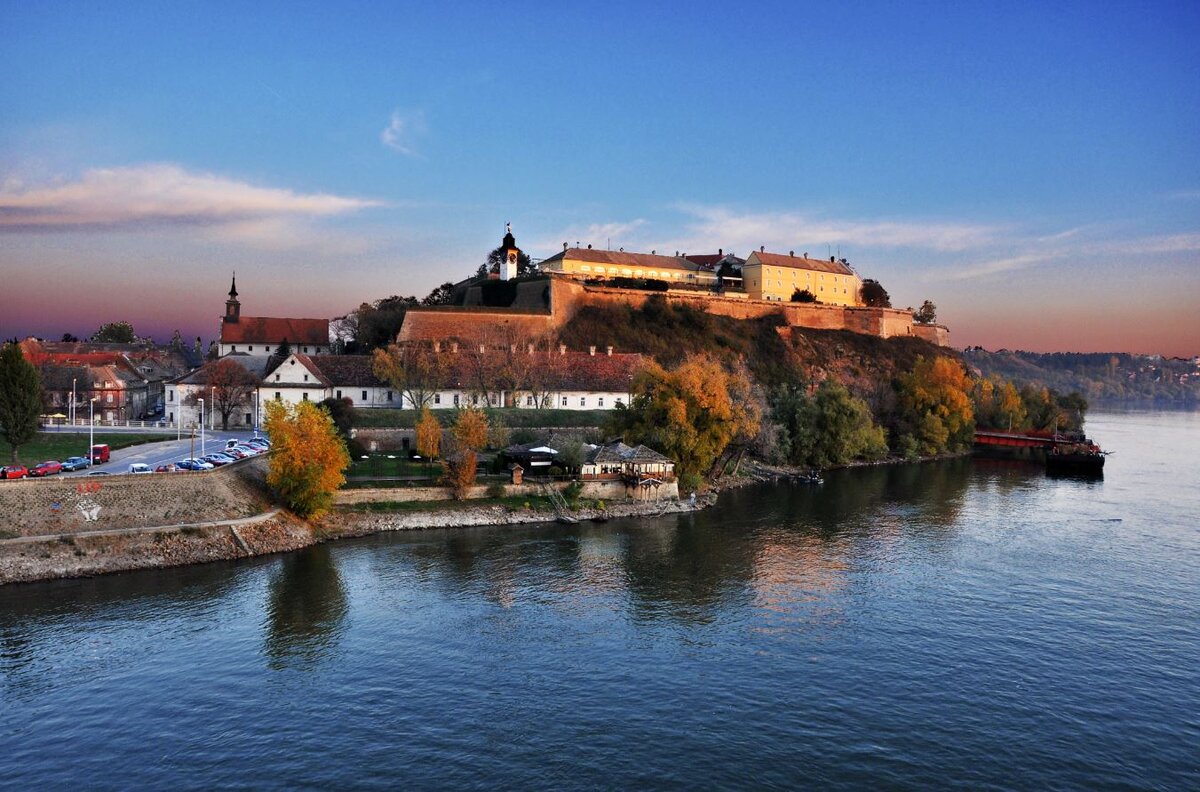 Serbia. Петроварадинская крепость Сербия. Петроварадинская крепость нови сад Сербия. Город нови сад в Сербии. Новосад Сербия.