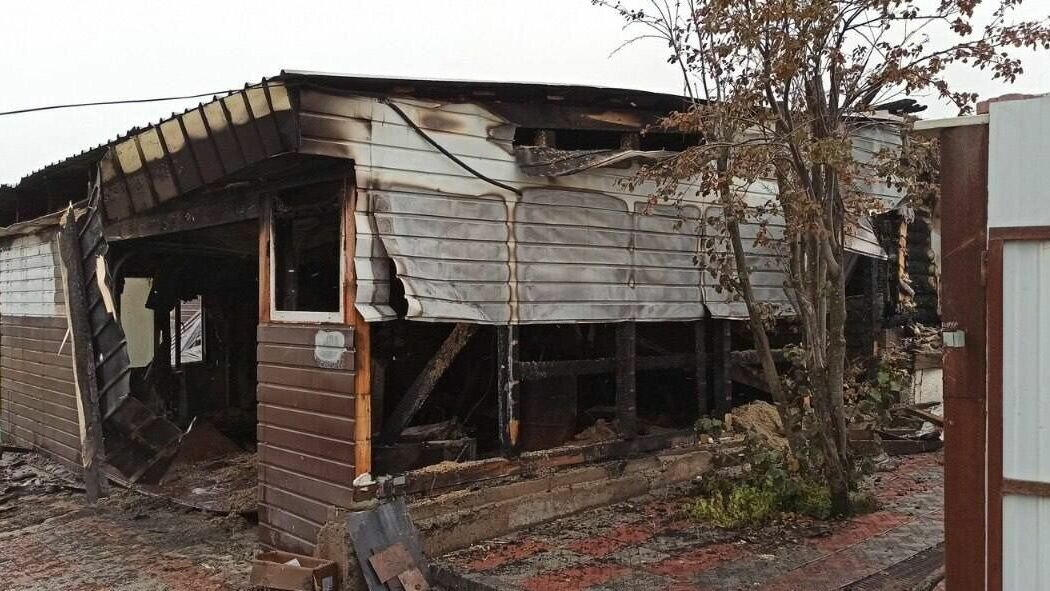     В Ачинском районе 33-летний местный житель обиделся на обвинение в поджоге и сжег дом отчима.