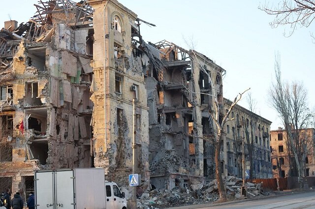    Артисты побывали и в окопах, и на артиллерийской базе, увидели разрушенные города. Фото: Из личного архива/ Руслан Кабалоти