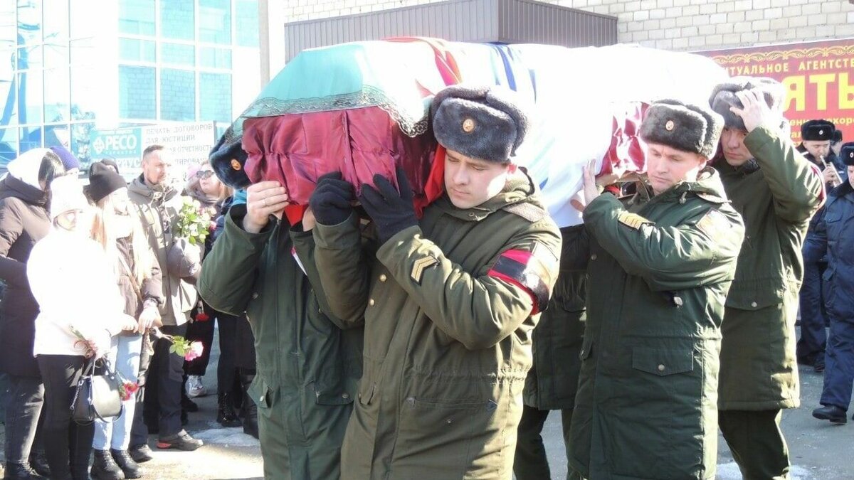 Награждение военнослужащих. Прощание с военнослужащими. Российский солдат.