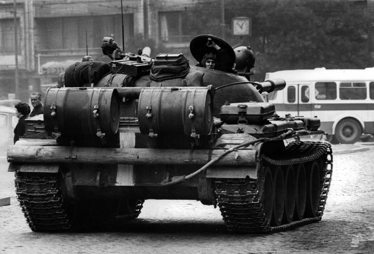 Т-55, Прага, 1968 г. Источник: aspasiascircle.wordpress.com