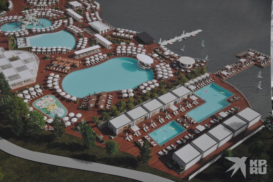     Огромный пляжный комплекс на 2,5 тысячи человек с пятью разными бассейнами откороется этим летом в Нагатинской пойме. Иван МАКЕЕВ