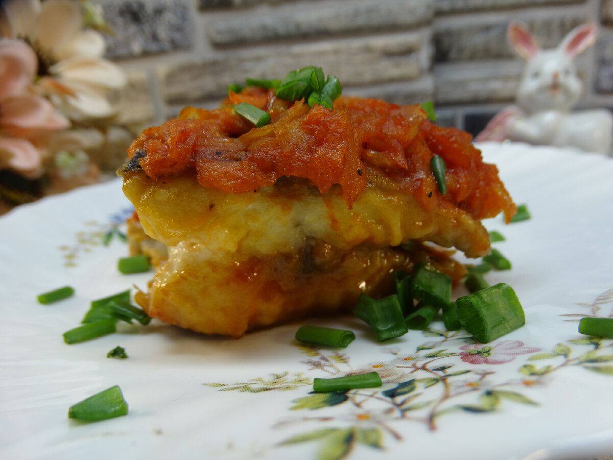 Сельдь под овощами в духовке 