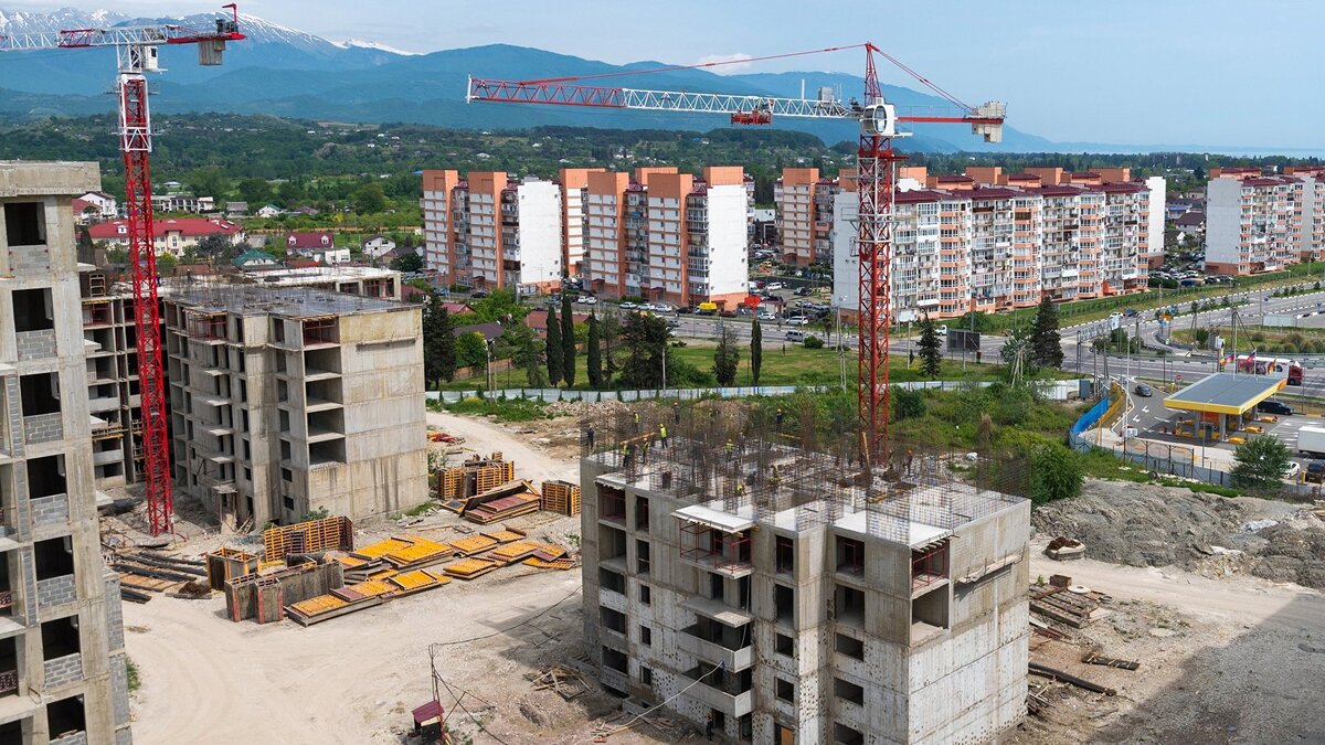   " Строительство жилого комплекса в Сочи© РИА Новости . Артур Лебедев