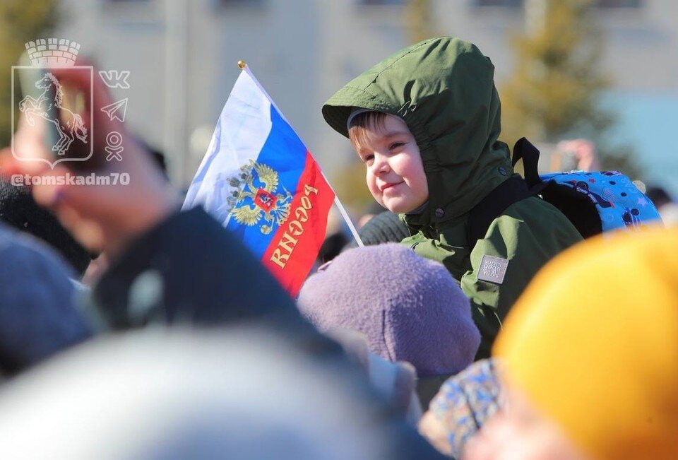     Ежегодный фестиваль "Крымская весна" проходит в центре Томска  Пресс-служба мэрии Томска