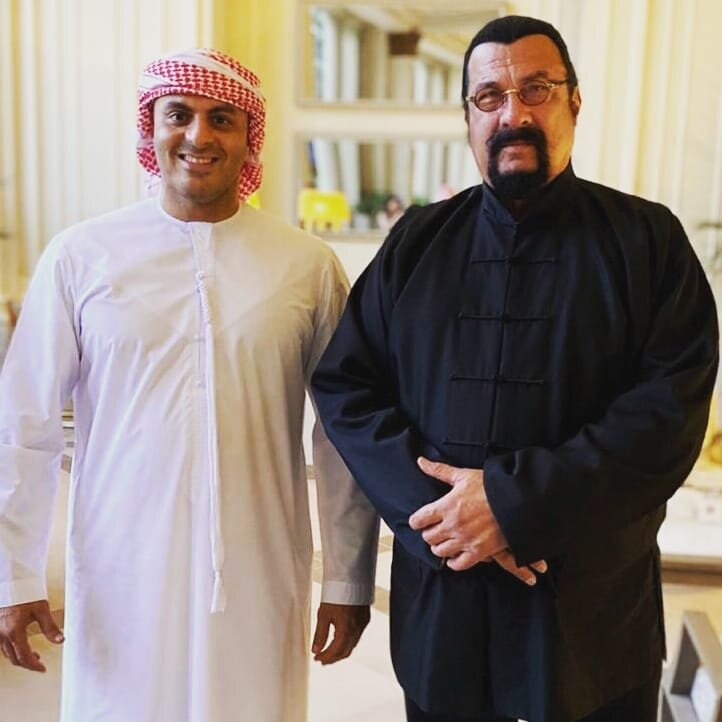    Стивен Сигал с бизнесменом Тарик бин Фейсал Аль-КасимиСоцсети