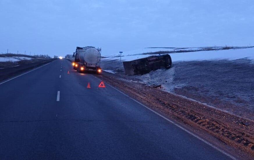    В Северном районе пассажир автомобиля ГАЗ пострадала от удара тягача Марина Шарт