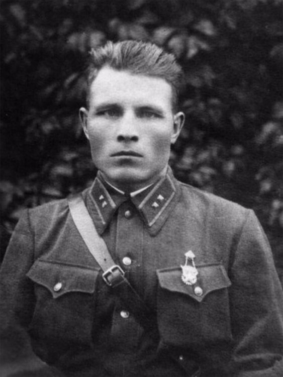 Пограничник Алексей Васильевич Лопатин.