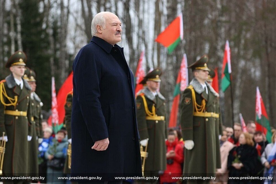     Лукашенко принял участие в памятном мероприятии к 80-летию годовщины трагедии в Хатыни. Фото: president.gov.by