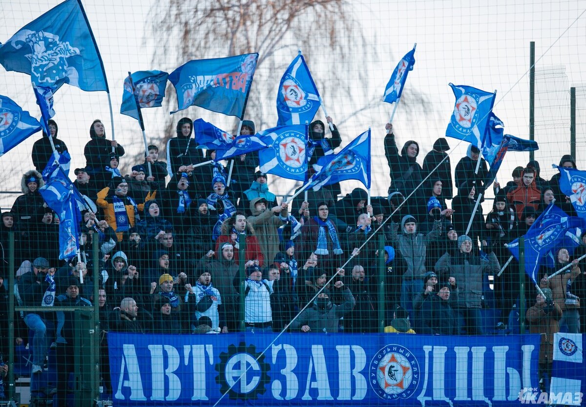 Болельщики «КАМАЗа» на матче с «Рубином» заполнили стадион практически на 100%.