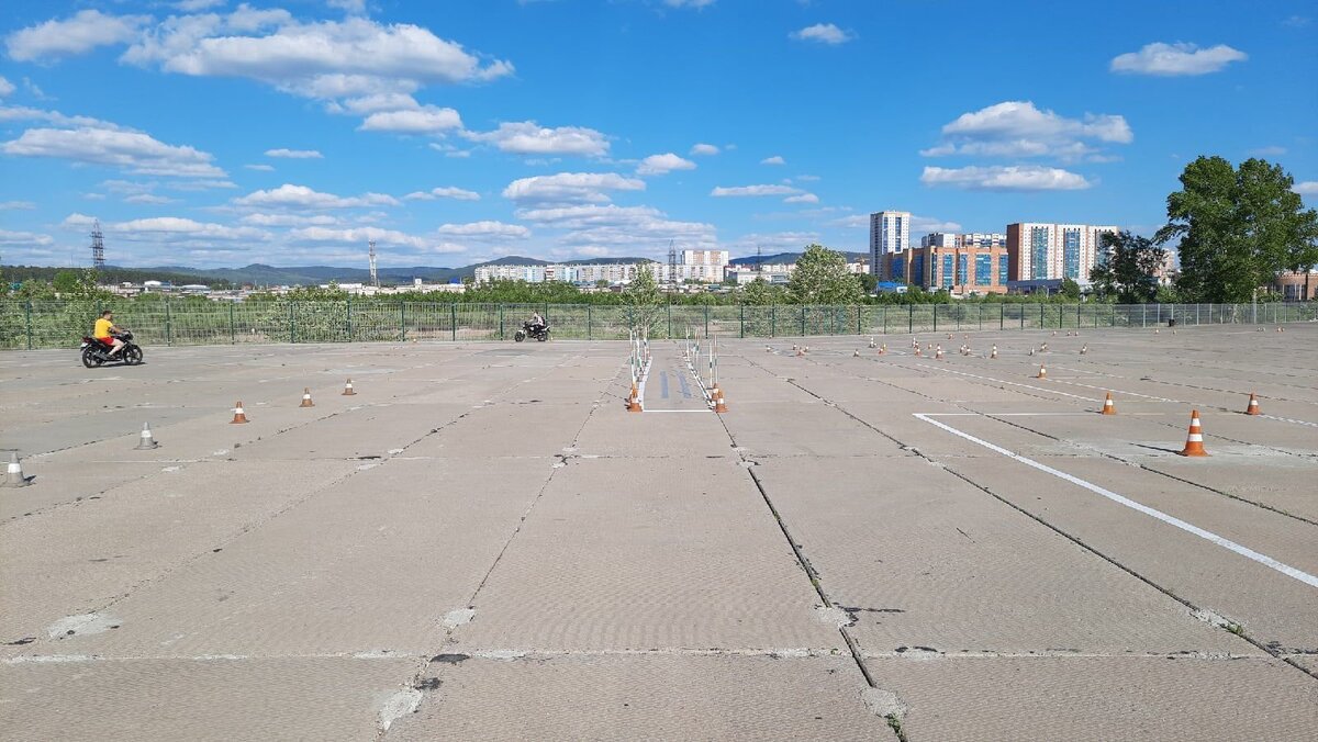      Фишки при обучении и при сдаче экзамена стоят одинаково