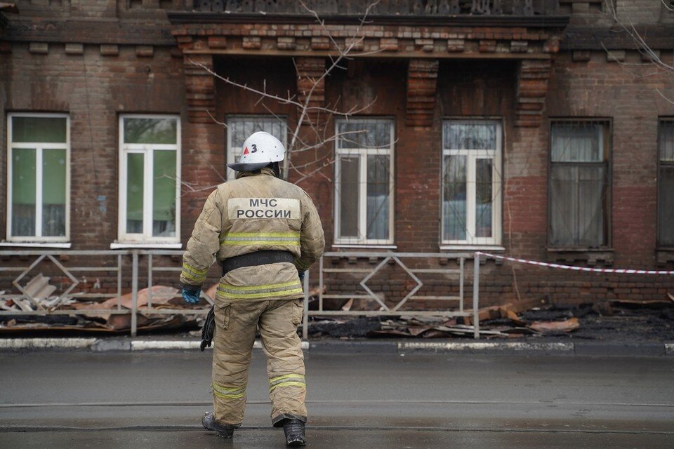     Огонь тушили 10 часов Светлана МАКОВЕЕВА
