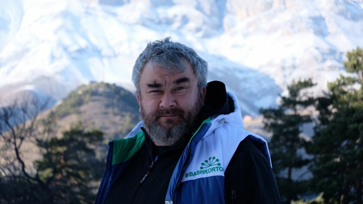     С 50-летием журналиста и общественного деятеля поздравляют знаменитые выходцы из республики: депутаты, журналисты, медиаменеджеры и многие другие