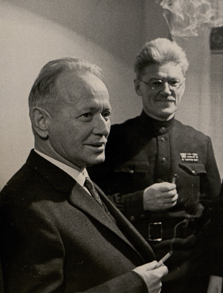 М.А. Шолохов и В.А. Закруткин. 1960 г. Фото В. Тёмина. 