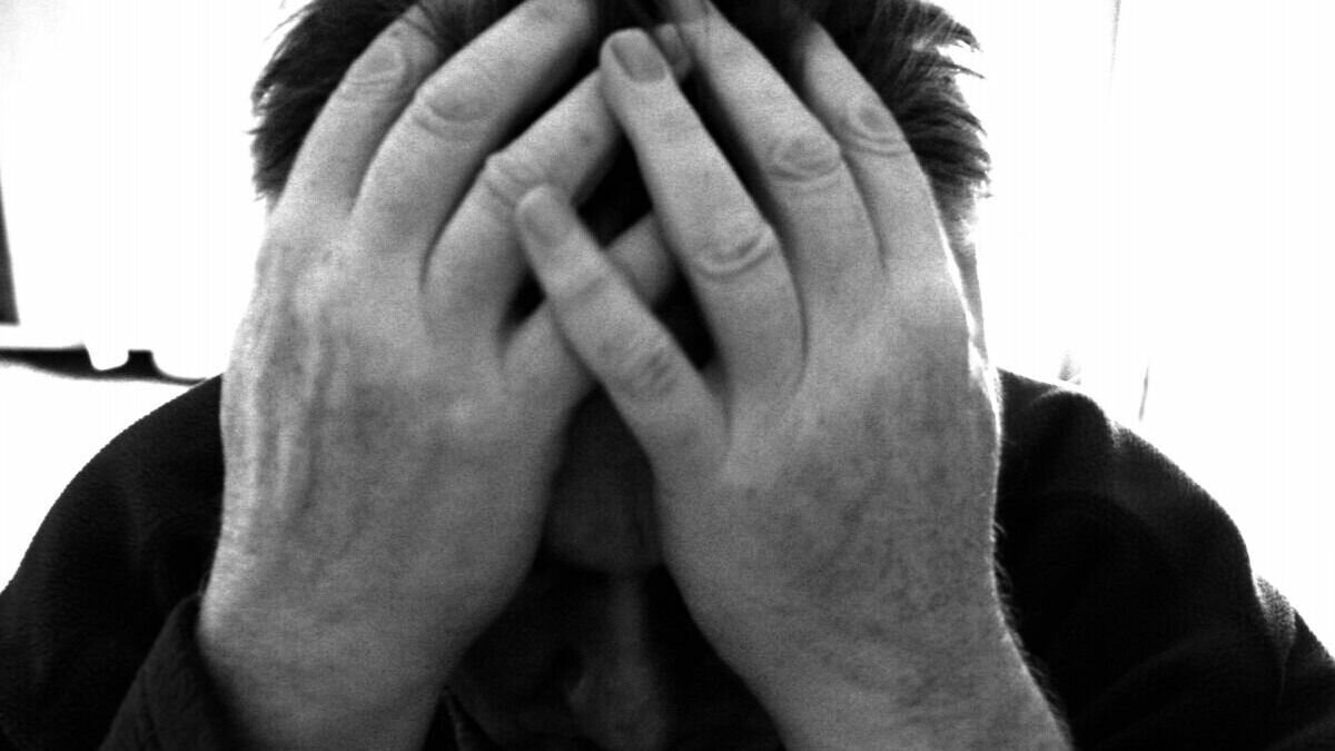     Движение «Черный мост» заявило о своей причастности к пожару в здании Погрануправления ФСБ в Ростове, тем временем горожане требуют отмены концертов артистов, не поддержавших Россию, а в сразу нескольких городах региона местные жители слышали жуткие хлопки.