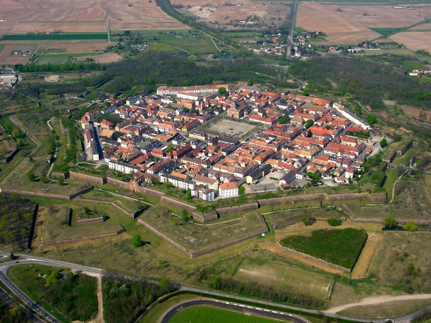 Укрепления Вобана, крепость Нёф-Бризах. Фото: Википедия