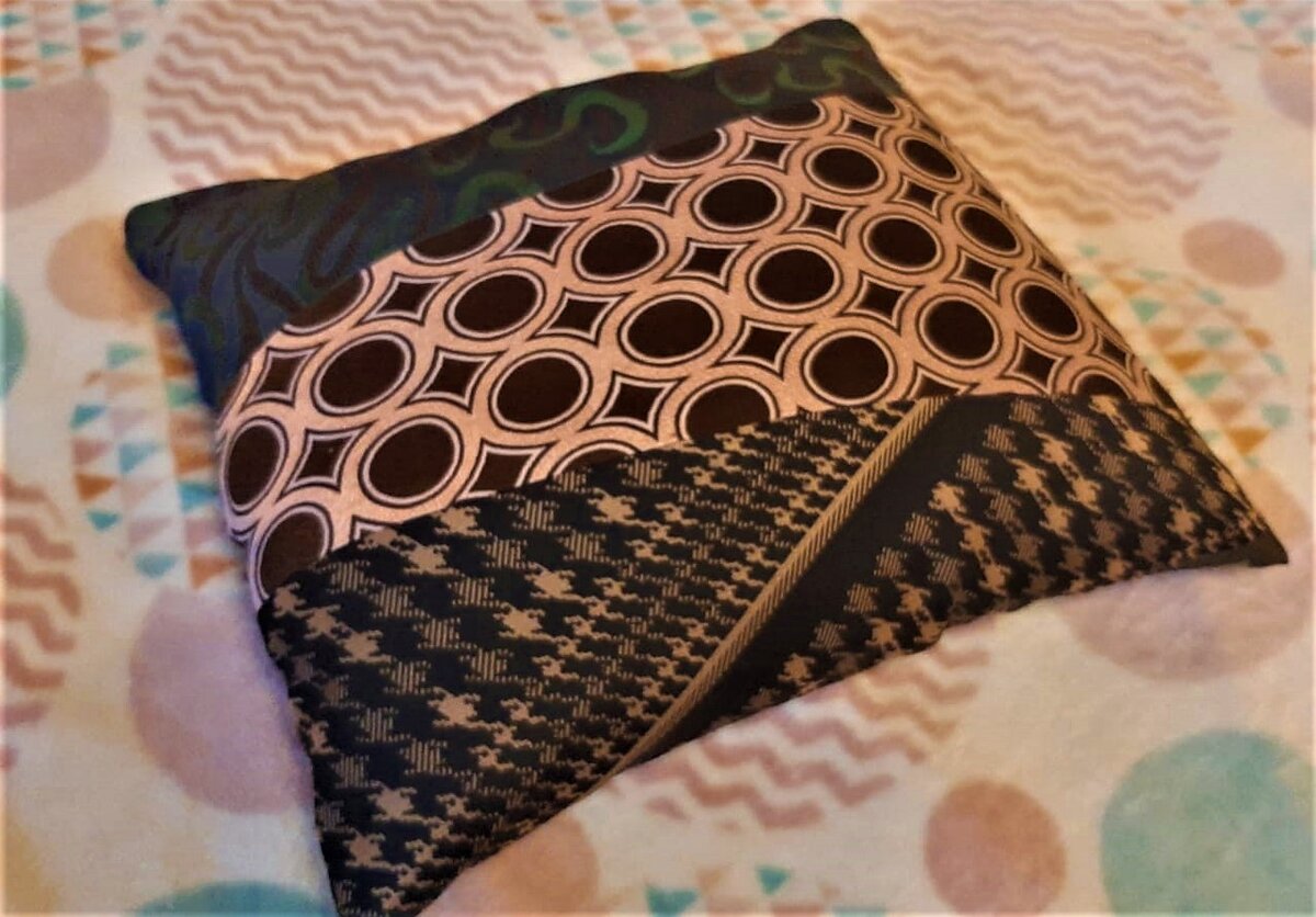 Наволочка из галстуков