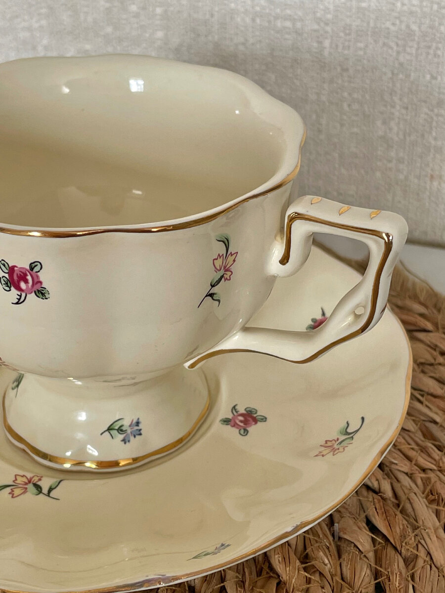 Посмотрите, как аккуратно выполнена роспись 