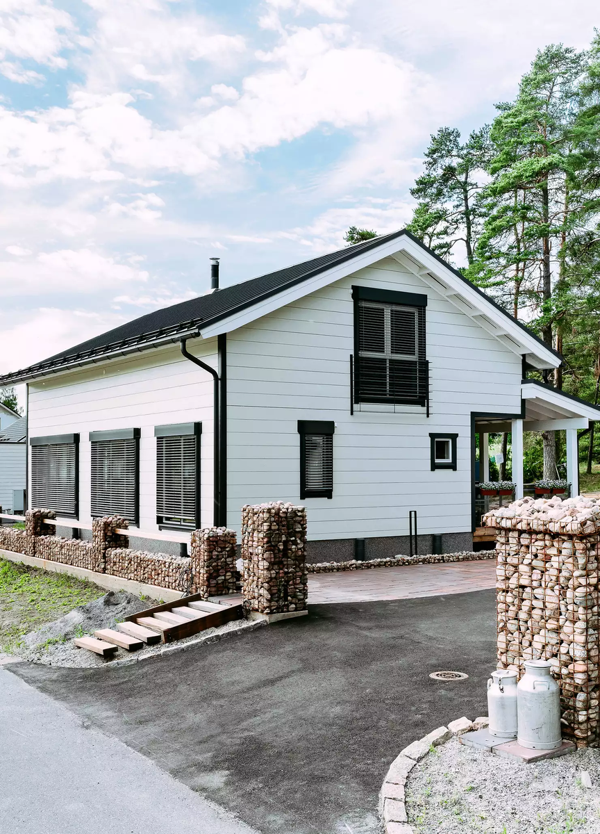 Так домик выглядит со стороны. Его построили в 2016-2017 годах