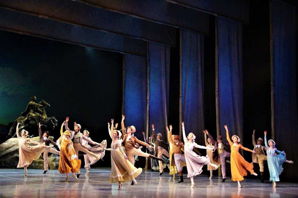 Гастроли большого театра. Астраханский театр оперы и балета лебединое озеро. Астраханский драматический театр афиша. Репертуар астраханского театра. Драмтеатр астрахань афиша.