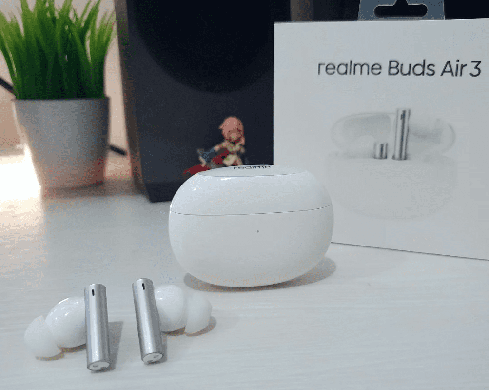 Realme buds air. Наушники Realme Buds Air 3. Чехол для наушников Realme Buds Air 3. Realme Buds Air 3 белые.