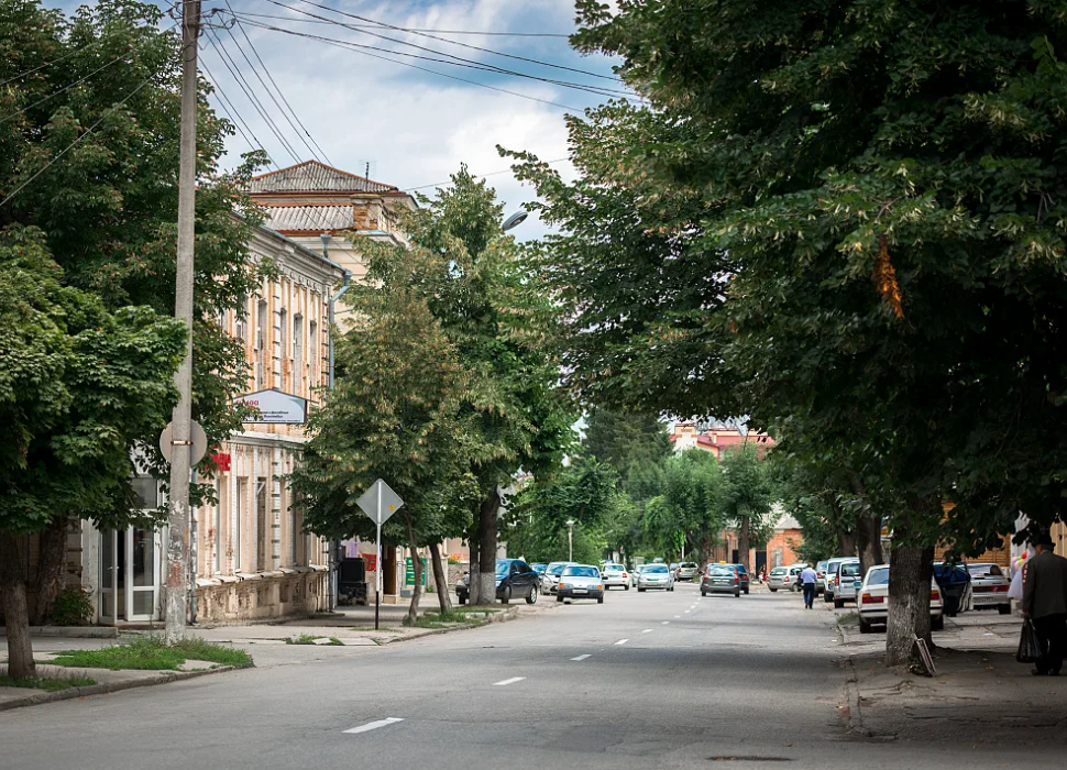 Ул нальчика. Кабардинская улица Нальчик. Нальчик Арбат улица. Старый Нальчик Кабардинская. Нальчик Арбат на Кабардинской.