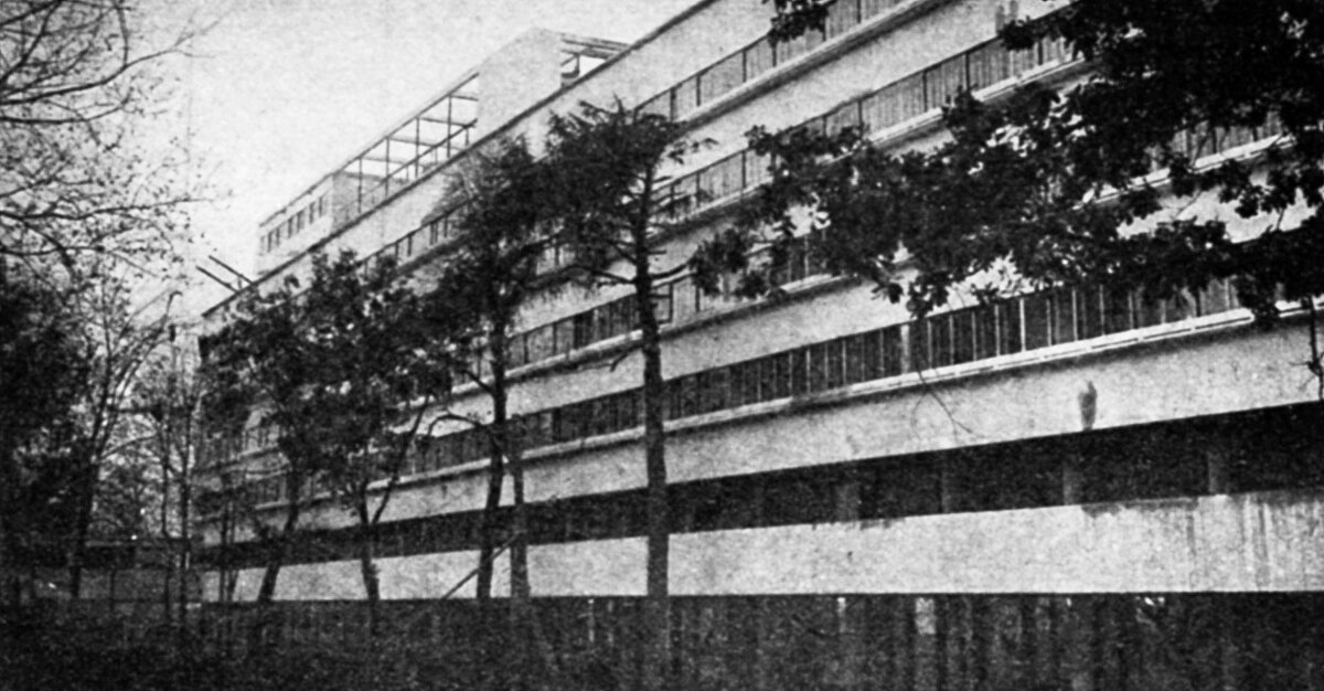 Дом Наркомфина, довоенная фотография. Предоставлено Гинзбург Архитектс