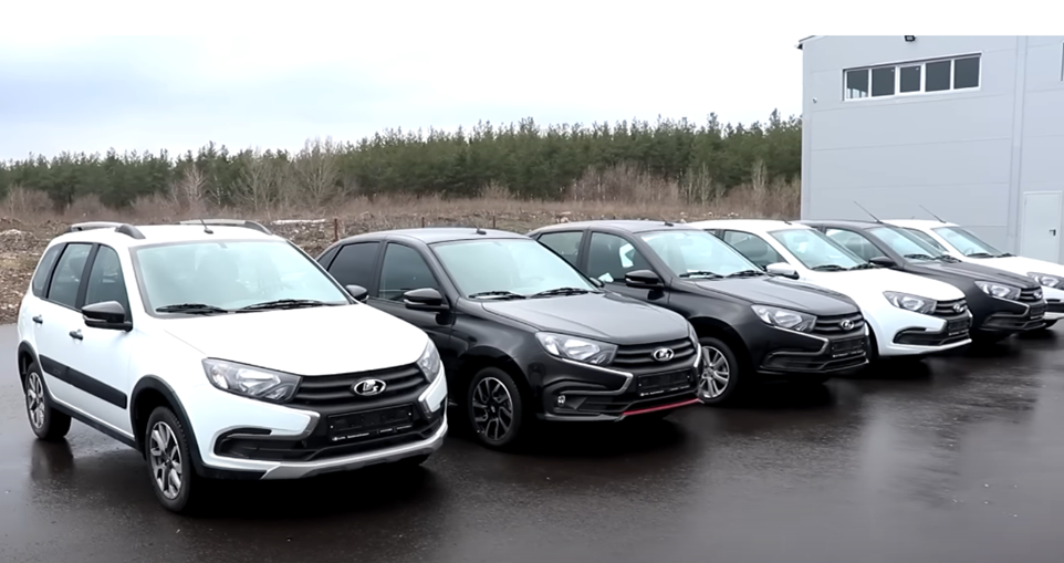 Разбираем все комплектации Лады Гранты. Сколько они стоят и чем ...