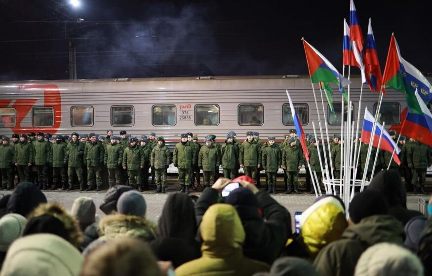    В Москве для желающих служить по контракту открыли горячую линию