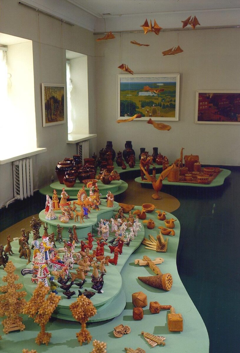 4.	НВ-12170. Фото Фирсова А.В. 1983 г. Музей самодеятельного творчества народов РСФСР. Фрагмент экспозиции. Из собрания ГВСМЗ