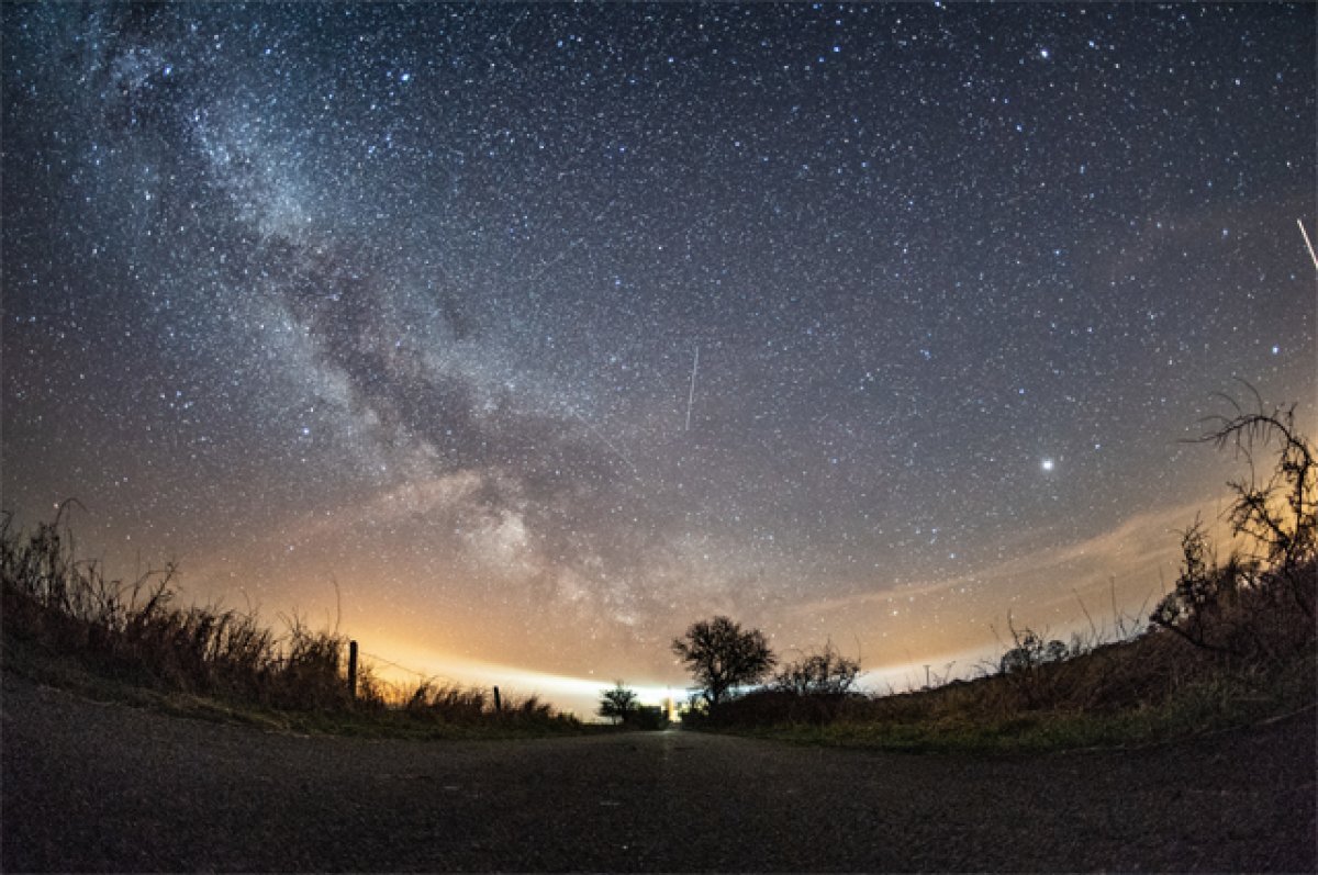    Над Новосибирском пройдёт звездопад Лириды в последней декаде апреля