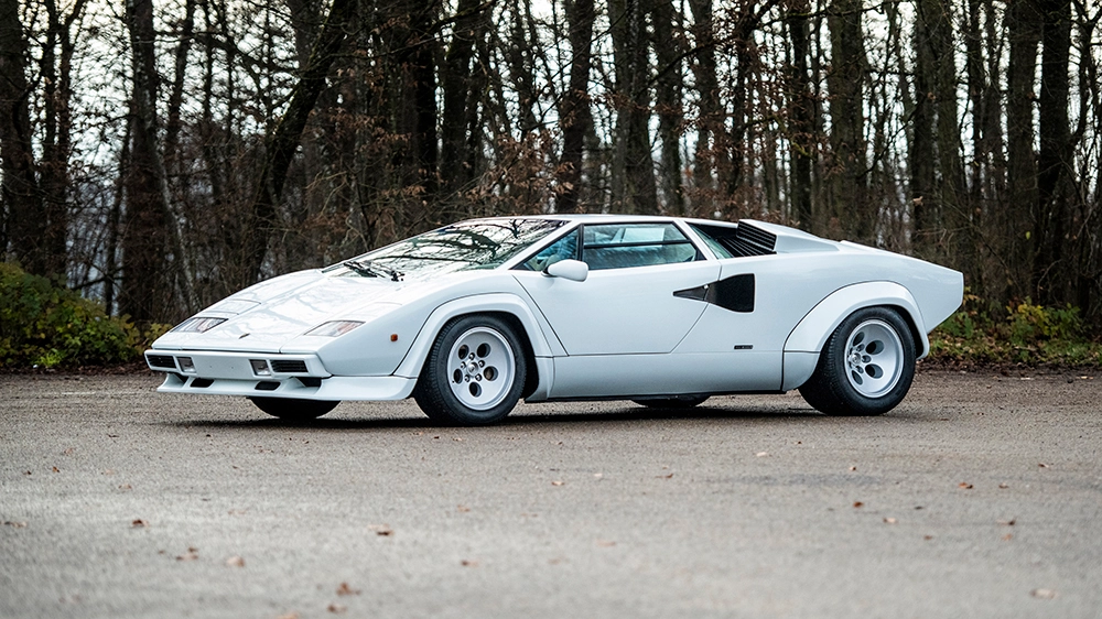 Lamborghini Countach Источник : https://robbreport.com/motors/cars/lamborghini-countach-explainer-1234667952/